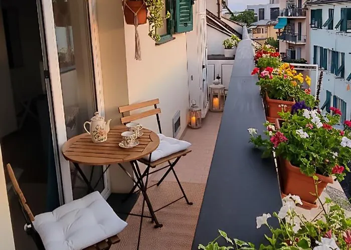 Apartamento Mansarda Azzurra, 8 Min Dal Mare, 3 Min Dall'ospedale Pediatrico