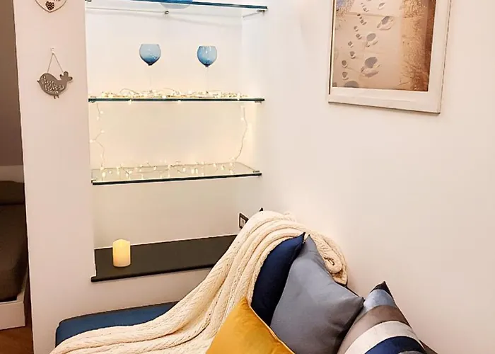 Apartamento Mansarda Azzurra, 8 Min Dal Mare, 3 Min Dall'ospedale Pediatrico