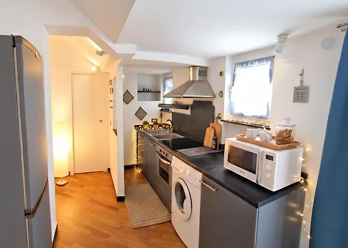 Apartamento Mansarda Azzurra, 8 Min Dal Mare, 3 Min Dall'ospedale Pediatrico *