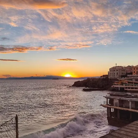 Apartament Mansarda Azzurra, 8 Min Dal Mare, 3 Min Dall'ospedale Pediatrico Genua